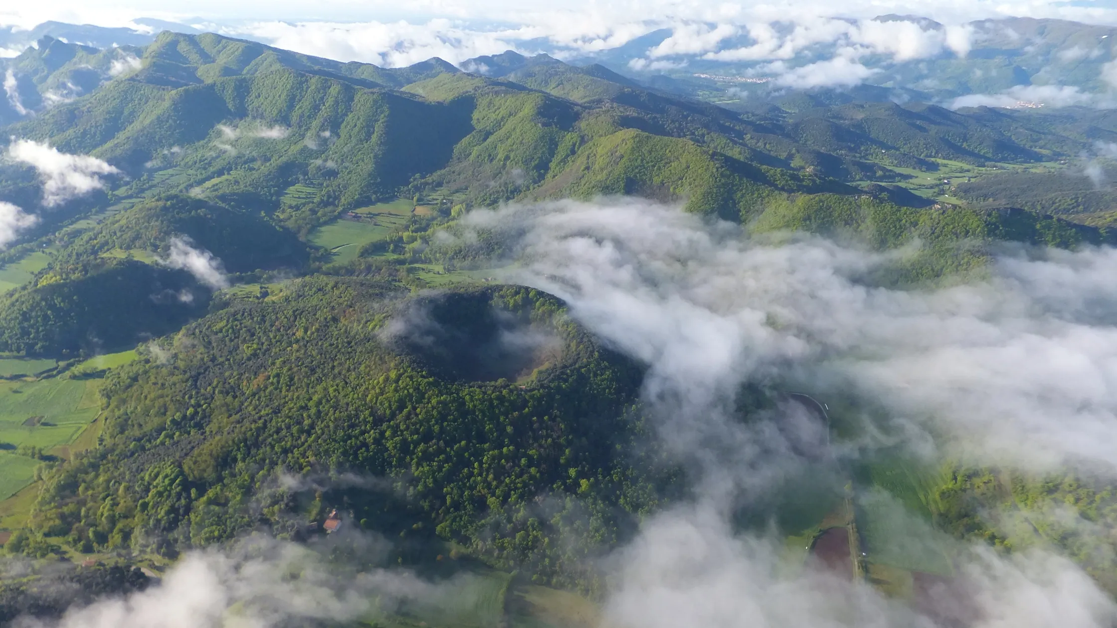 1Camping-Lava-La-Garrotxa-Parc-Natural-1